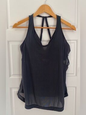 lululemon athletica Charcoal Revitalize Tank Top Size 12 Built in Bra